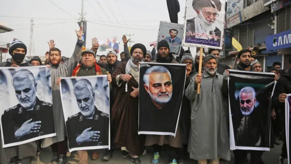 عشرات آلاف يتظاهرون في طهران للتنديد باغتيال سليماني