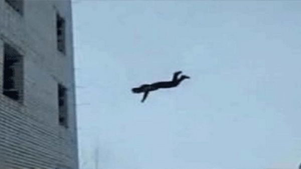 سوري ينتحر بإلقاء نفسه من الطابق الرابع لمستشفى بعد إصابته بكورونا