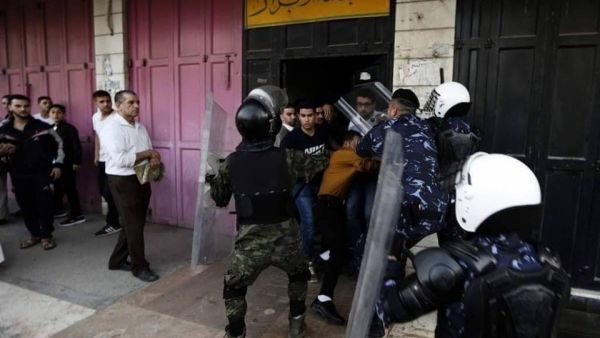 أمن السلطة يمنع صلاة العيد الثلاثاء لأنصار حزب التحرير