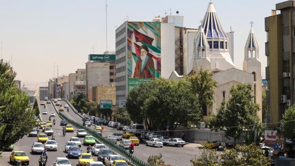 شارع في العاصمة الإيرانية طهران
