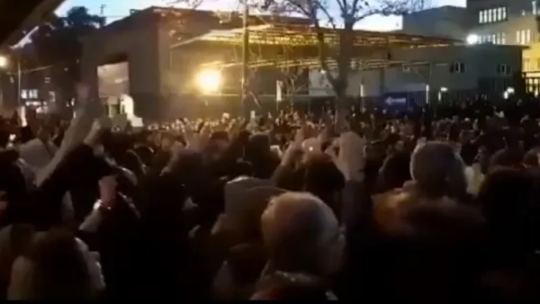 تفريق تجمع طلابي في طهران لتكريم ضحايا الطائرة الاوكرانية