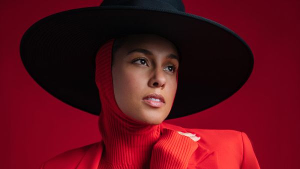  An inspiring talk followed by a dazzling show