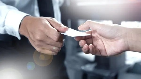 7 Ways to Help your Business Card Stand Out 