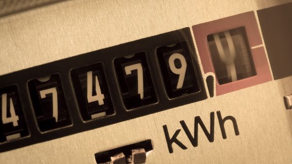 Consumption of energy in Kuwait is hitting 700,000 per day.