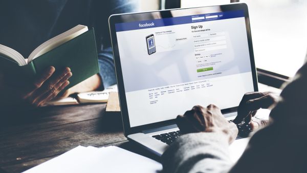 Facebook Tests New Tool that Allows Users to Move Photos to Google