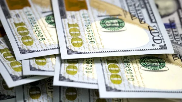 US Dollar Weakens Amid Gloomy Data