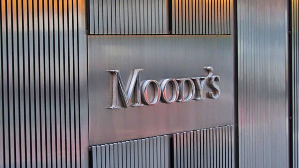 Moody’s Downgrades India’s Outlook to Negative