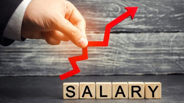 Dubai offers an average monthly salary estimated at Dh10,488 ($2,856) to employees in 2019. 