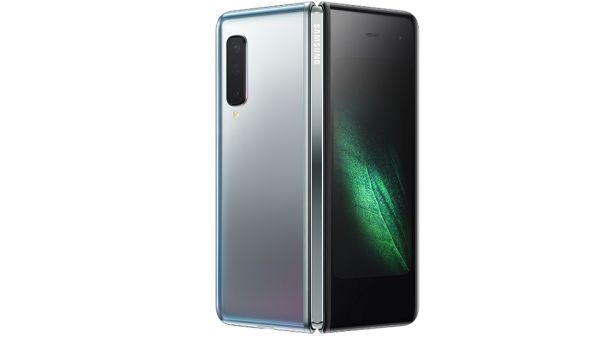 هاتف Galaxy Fold أفكار مميزة لإنتقاء الهدية الأمثل لمن تحب في موسم العطلات