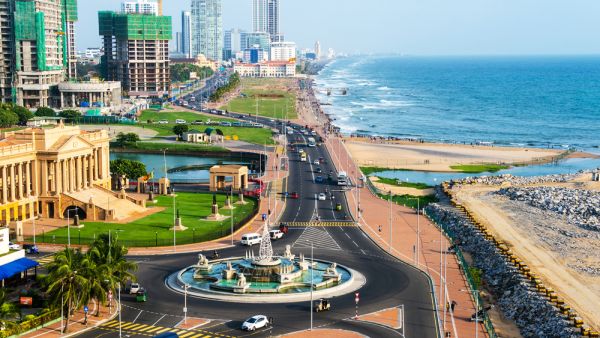 يعد قطاع السياحة أحد مصادر الدخل المهمة لاقتصاد سريلانكا