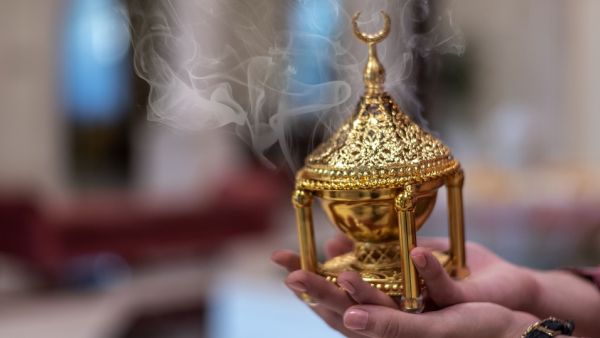 An intimate ambience with beautifully hung lanterns and luxury seating sets the stage for Chef Rami’s culinary art.