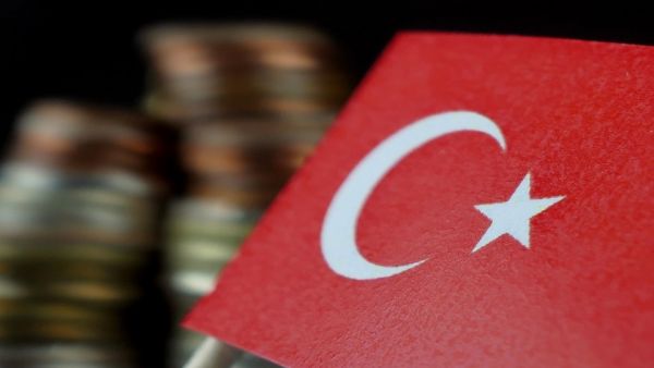 دعت عدة أطراف اقتصادية إلى التخفيض مرة أخرى في نسبة الفائدة الموظفة في السوق النقدية التونسية بمائة نقطة إضافية، بهدف دفع الاستهلاك الداخلي وإعادة الانتعاش إلى الأنشطة الاستثمارية. تونس: معدل التضخم يتراجع إلى 5.4 % خلال أغسطس
