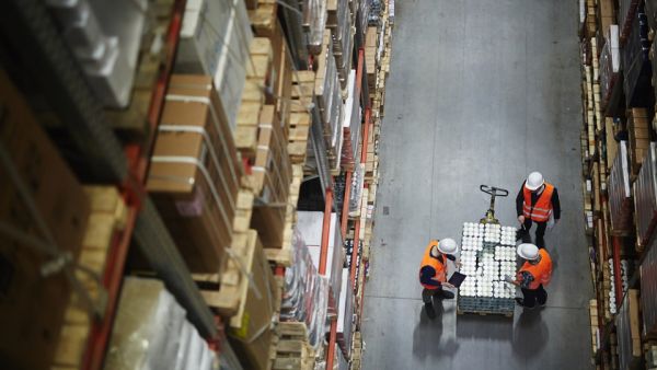 UAE: How to Obtain Transport Permits for Employees?
