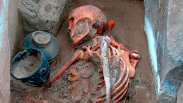 'Sleeping Beauty' mummy and riches unearthed as 'Russian Atlantis' found in lake (Twitter)