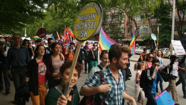 Amnesty International calls on Turkey's authorities to allow gay pride march in an Ankara  (Twitter)