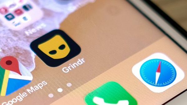 Activists slam Lebanon telecoms ministry after it bans Grindr app (Twitter)