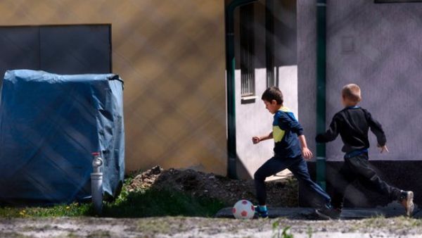 Kosovo Flies Home Jihadists’ Families From Syria (Twitter)