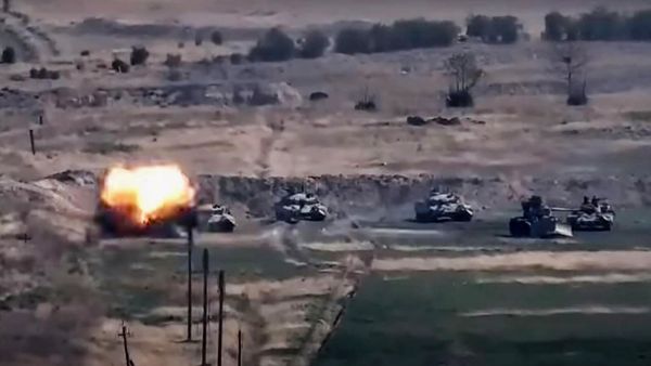 وأبدت تركيا دعمها الكامل لأذربيجان، واتهمت يريفان أنقرة بالتدخل السياسي والعسكري في الصراع.