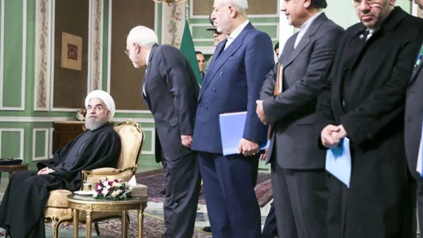 تحاول الدول الأوروبية دفع إيران إلى الالتزام بتعهداتها بموجب الاتفاق المبرم لكبح برنامجها النووي