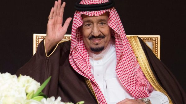 بدأت الشهر الماضي حملة التلقيح ضد فيروس كورونا المستجد باستخدام عقار فايزر/بايونتيك