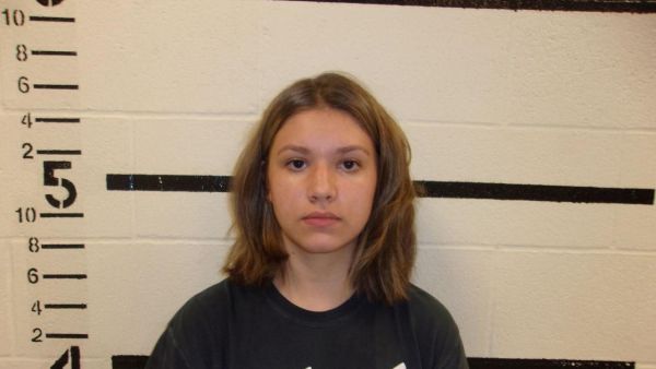 الفتاة أليكسيس ويلسون البالغة من العمر 18 عاما