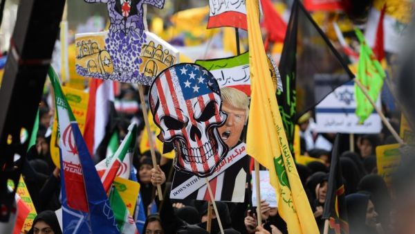 الحرس الثوري الإيراني هو أحد أفرع القوات المسلحة الإيرانية، وتصنفه الولايات المتحدة منظمة إرهابية أجنبية.