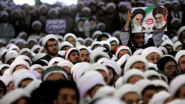 “لقد سرق الملالي شعب إيران لمدة 40 عامًا.. من مليارات الدولارات إلى أصغر الأشياء”