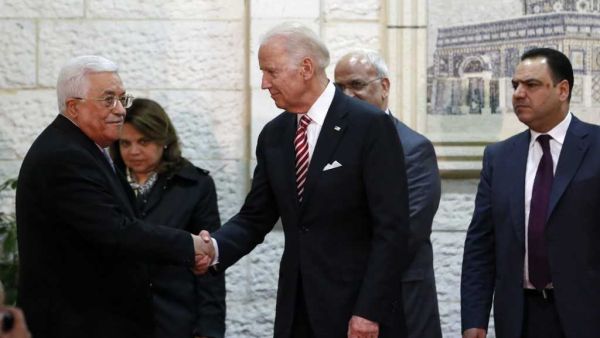 تلقى الرئيس الفلسطيني محمود عباس اتصالا هاتفيا السبت من الرئيس الأميركي جو بايدن.