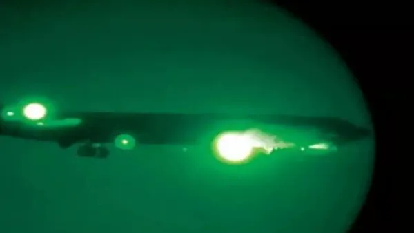  الـ B-25 وصلت الى قاعدة العديد 