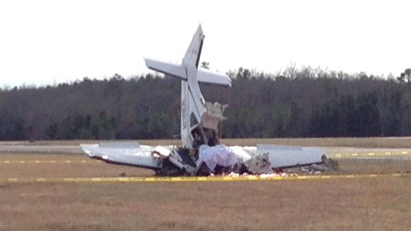  تبدأ الحكومة الأفغانية وطالبان مفاوضات سلام للبحث عن سبل لنزع فتيل الأزمة".