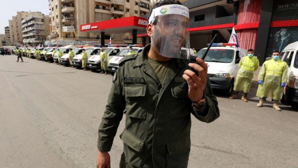 في العام 2006، بثّت قناة تلفزيونية برنامجاً ساخراً انتقد نصرالله، فاشتعلت مناطق لبنانية عدة بغضب مناصريه