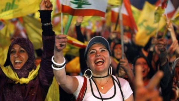 تعليق تقديم أي خدمات مالية للحزب