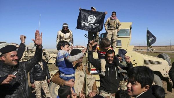  القاعدة المذكورة قد تعرضت لهجوم على أيدي المتشددين الأسبوع الماضي.