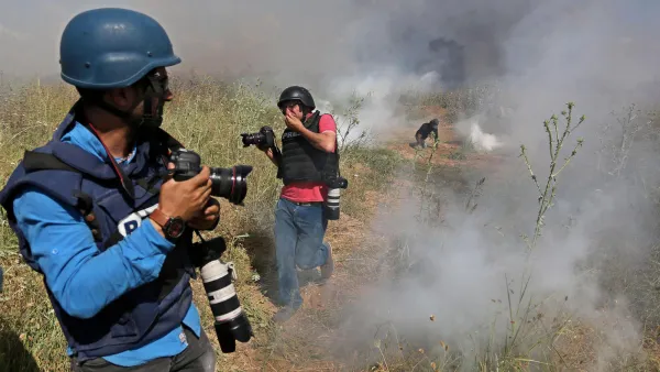 لم يسلم الصحفيين من الاستهداف بالرصاص المعدني