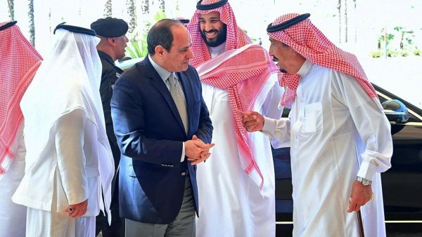 ومن المقرر أن تستضيف المملكة العربية السعودية القمة الخليجية الحادية والأربعين بتاريخ 5 يناير المقبل.