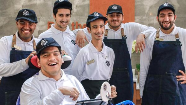 كافه النحلة