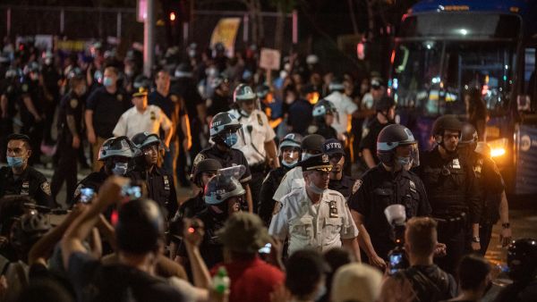 احتجاجات هادئة في واشنطن وسط انتشار كثيف لقوات الأمن