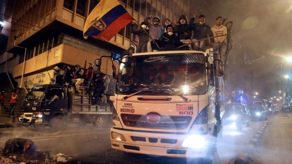 آلاف يتظاهرون في العاصمة الإكوادورية احتجاجا على إلغاء دعم الوقود