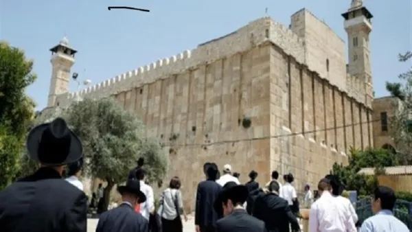 رقصات تلمودية داخل المسجد الإبراهيمي في الخليل