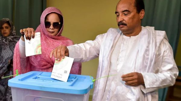 الرئيس الموريتاني محمد ولد عبد العزيز وزوجته 