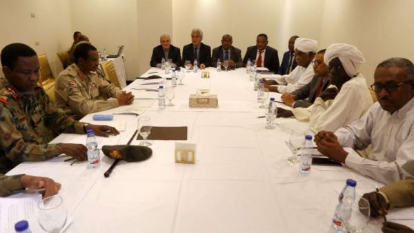 بدء جلسة المفاوضات بين "العسكري" وقوى التغيير السودانيه ‎