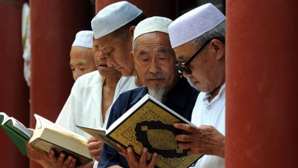 آلاف الأتراك يشاركون بمسيرة دعما لأقلية الإيغور في الصين 