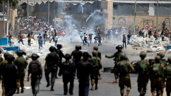 الاحتلال الاسرائيلي يصيب فلسطينيا ويعتقل 9 آخرين بالضفة الغربية