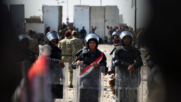 إصابة 240 عراقيا غالبيتهم من رجال الأمن خلال الاحتجاجات في بغداد