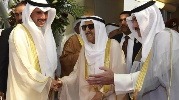 التلفزيون الرسمي: صحة أمير الكويت مستقرة وفي تحسن