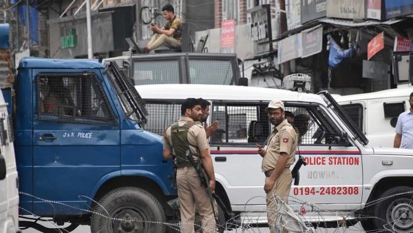 باكستان تؤكد فرار زعيم في طالبان برر الهجوم على ملالة يوسفزي