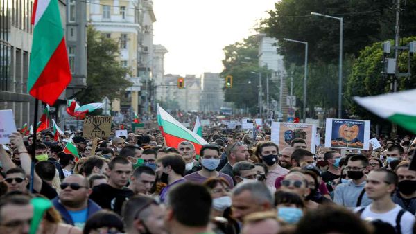 تجدد المظاهرات في بلغاريا بعد رفض رئيس الوزراء الاستقالة