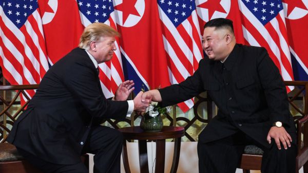 البيت الأبيض يقول إن أمريكا طلبت من بيونغيانغ استئناف المحادثات