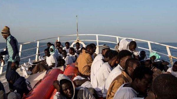 ترامب يعلق دخول المهاجرين الذين لا يستطيعون دفع تكاليف الرعاية الصحية