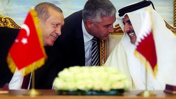 "الذباب الإلكتروني" يتداول فيديو "مفبركا" لاشتباكات قطرية تركية في الدوحة